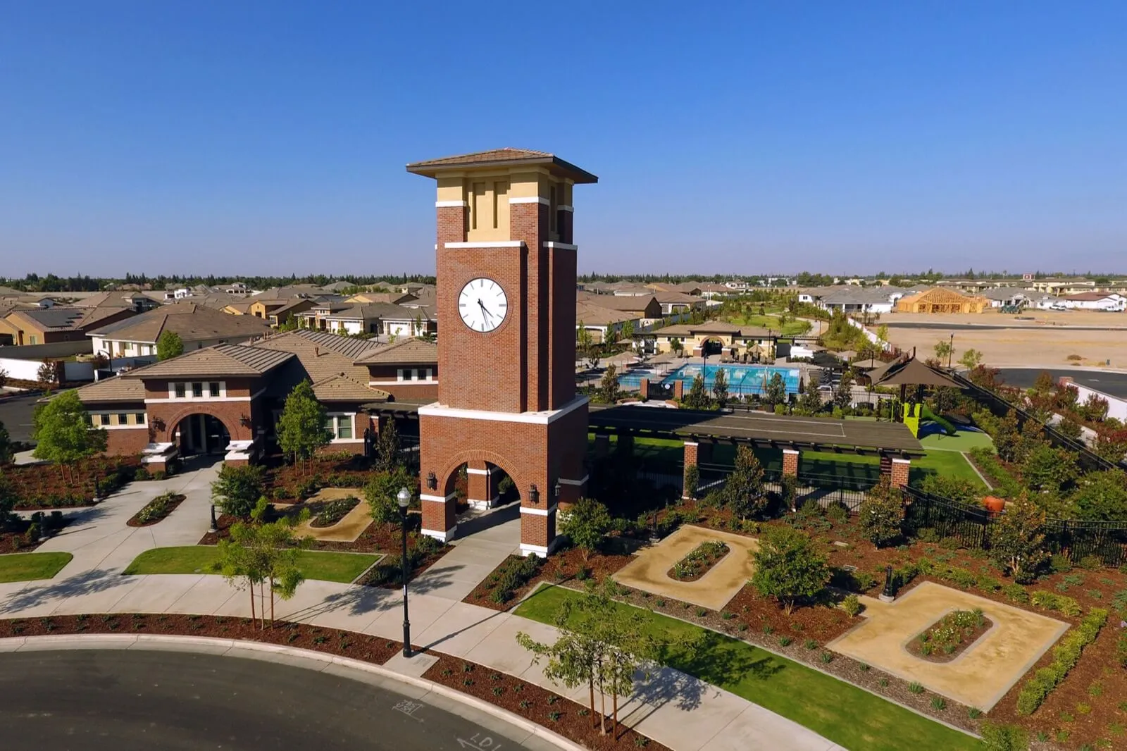The Belcourt Center Club